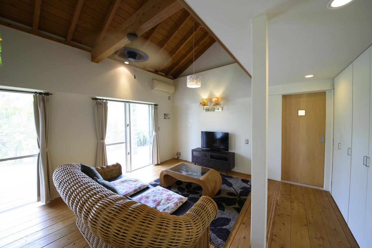 Keiki Beachhouse & Cafe Hotell Nakijin Exteriör bild