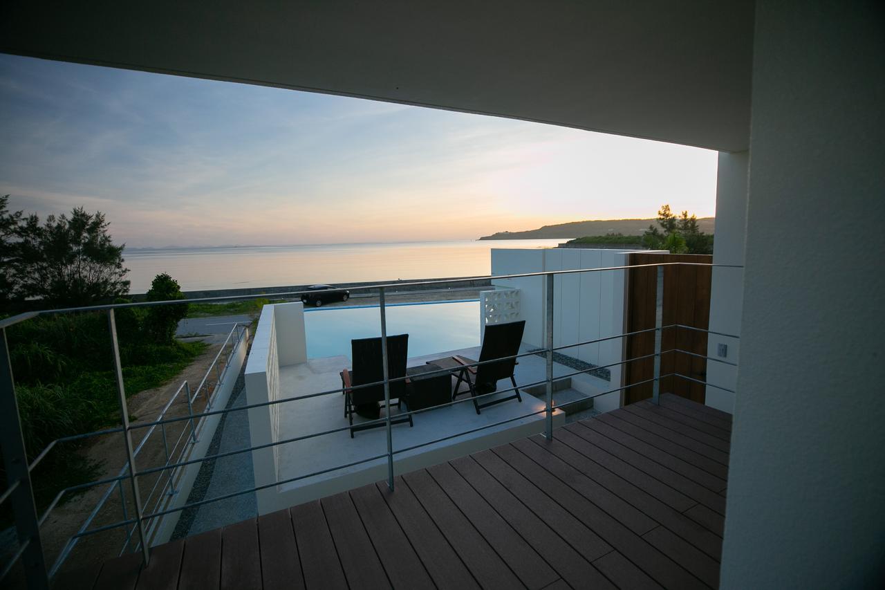 Keiki Beachhouse & Cafe Hotell Nakijin Exteriör bild